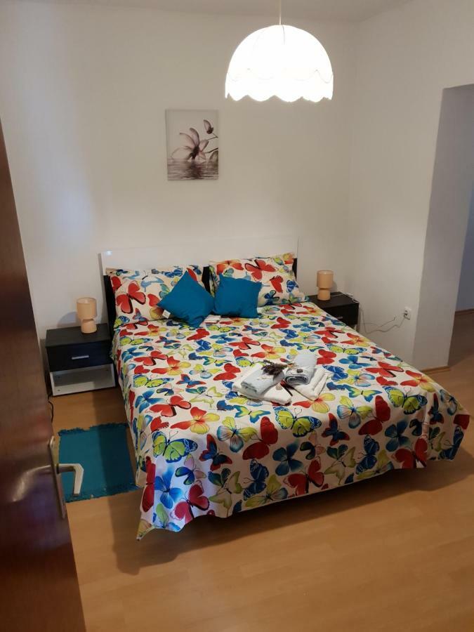 Apartman Dora Šmrika Kültér fotó